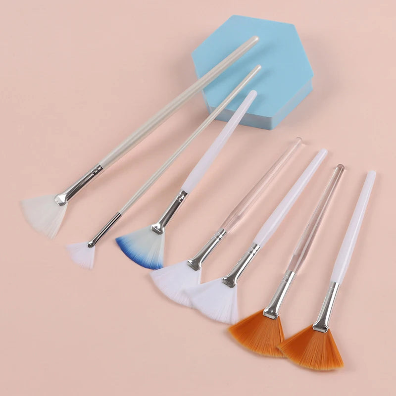 1pcs Portable Facial Mask Brush Fan Shaped DIY Skin Care Tool Makeup Face Mask Liquid Essence Applicator Beauty Cosmetic Brushes